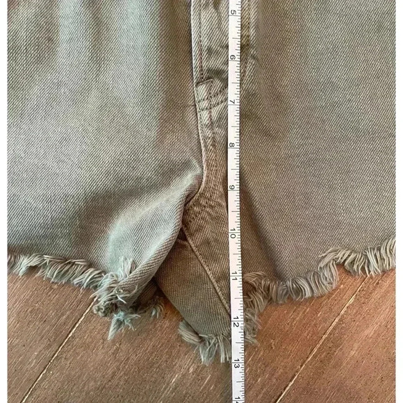 American Eagle High Waisted Festival Midi Jean Shorts Olive Green Size 8 - Picture 7 of 8